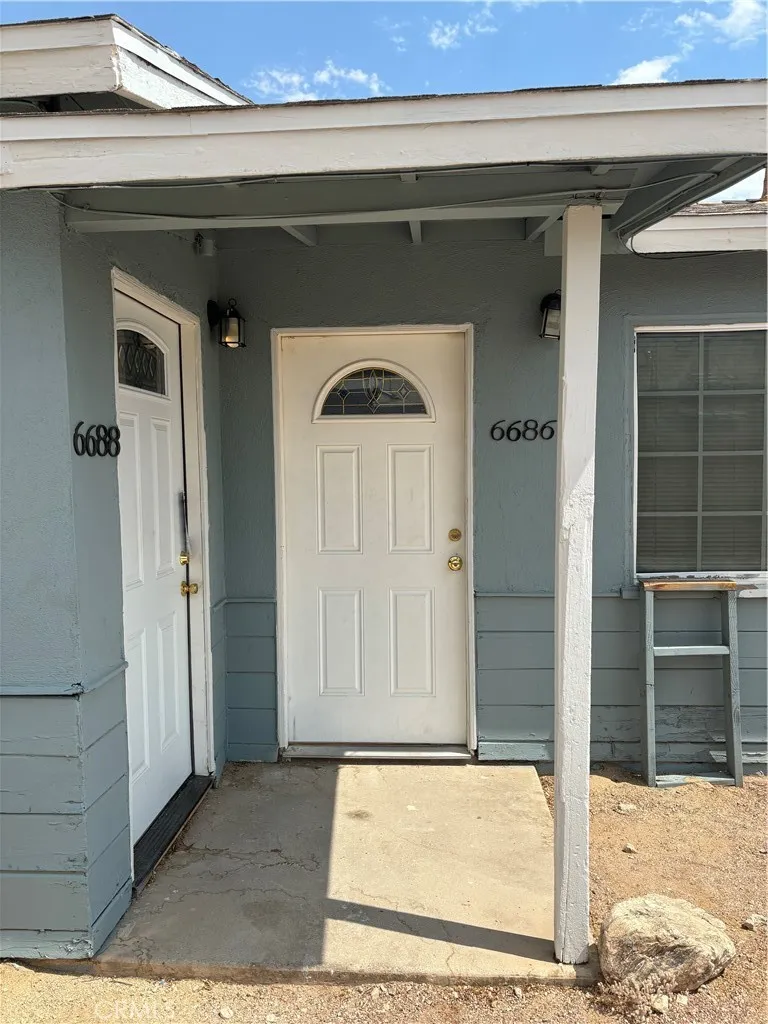 6688 6686 Yucca, Twentynine Palms, California 92277 home-pic-4
