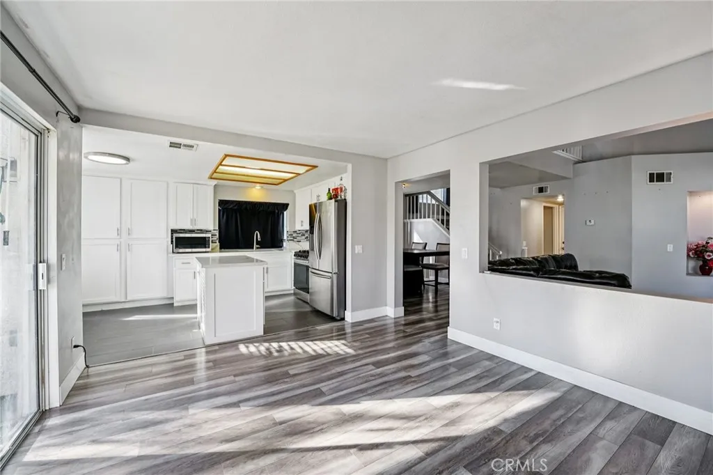 17586 Mountain Court, Riverside, California 92503 home-pic-6