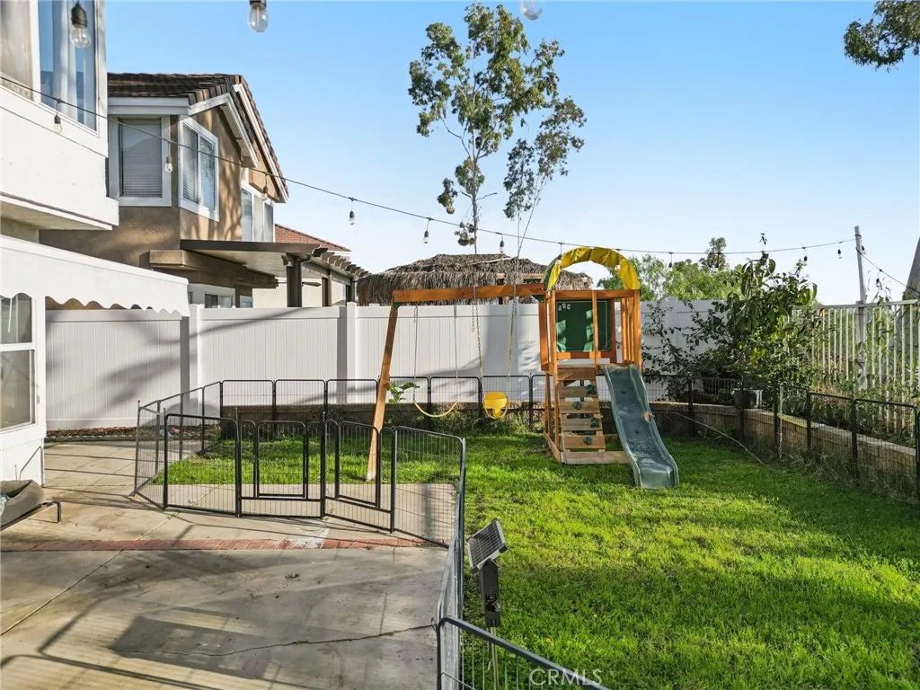 17586 Mountain Court, Riverside, California 92503 home-pic-27