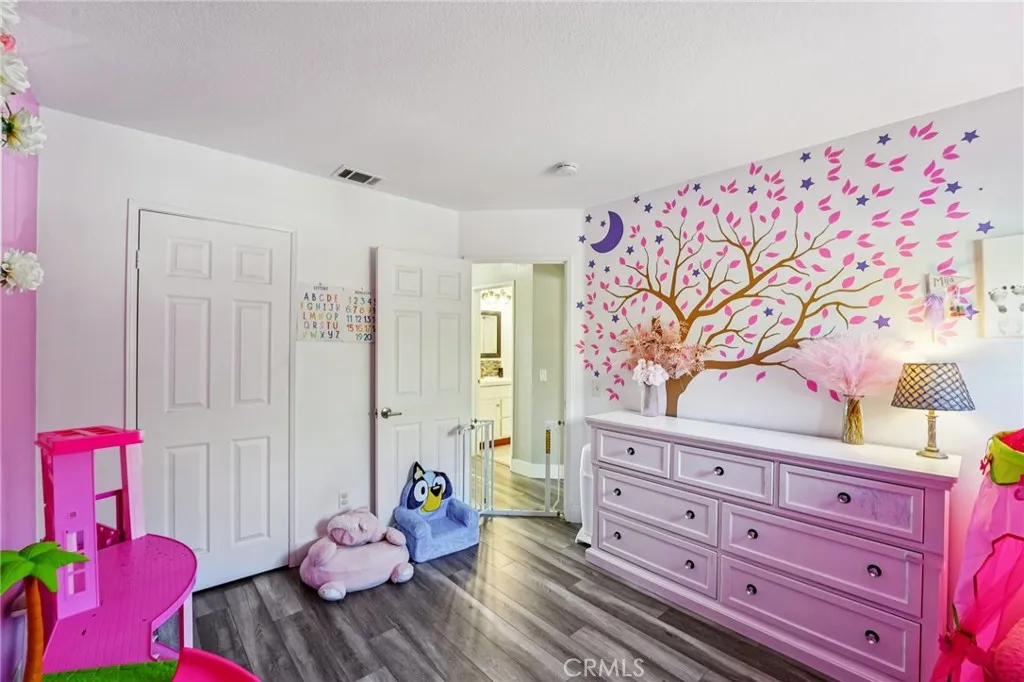 17586 Mountain Court, Riverside, California 92503 home-pic-19
