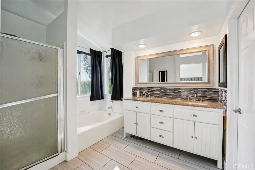 17586 Mountain Court, Riverside, California 92503 home-pic-18