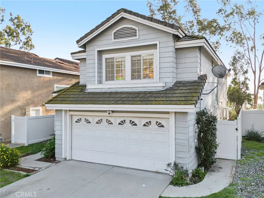17586 Mountain Court, Riverside, California 92503 home-pic-2