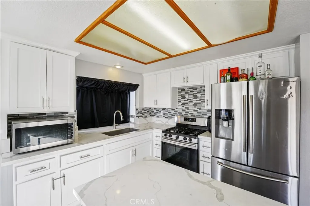 17586 Mountain Court, Riverside, California 92503 home-pic-10