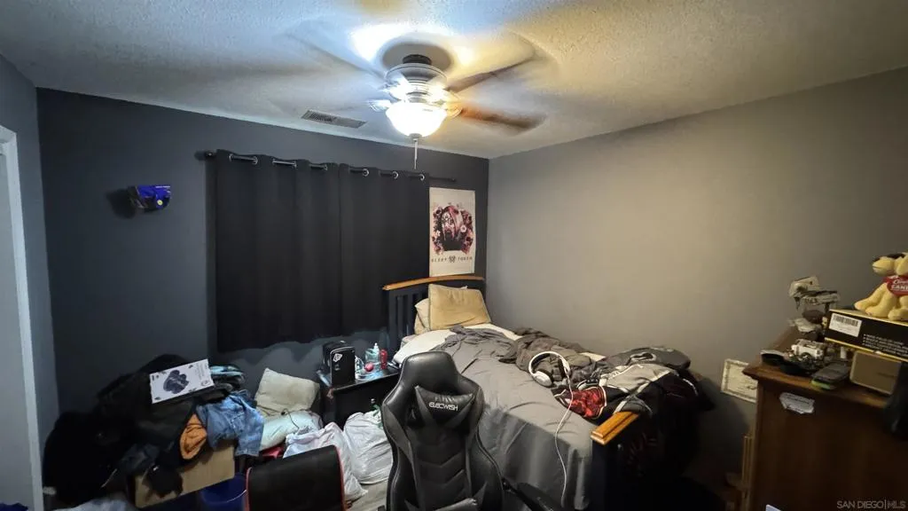 3642 W Redlands Ave, Fresno, California 93722 home-pic-15