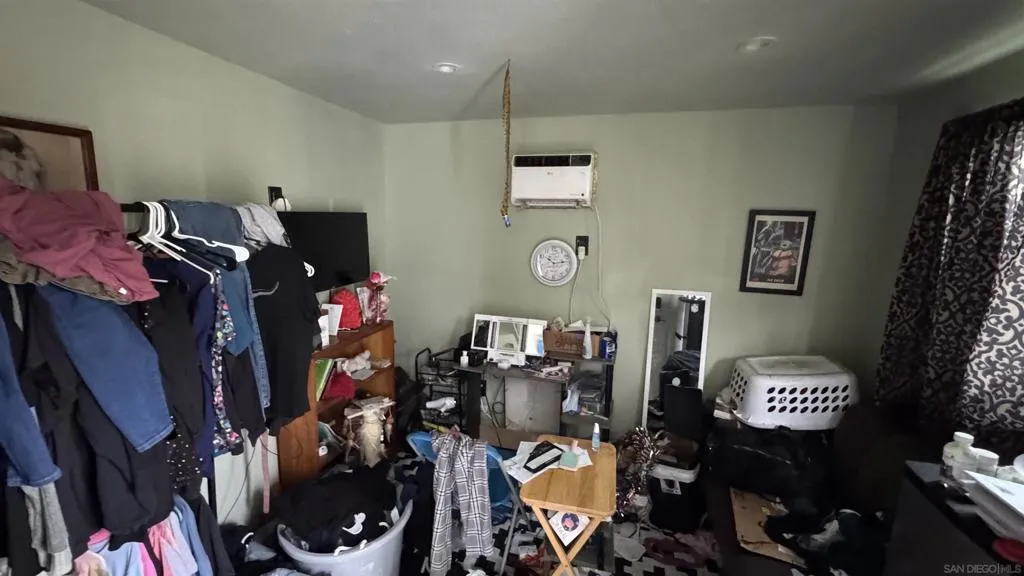 3642 W Redlands Ave, Fresno, California 93722 home-pic-30