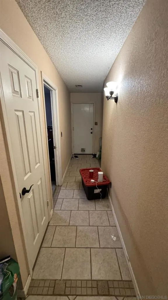 3642 W Redlands Ave, Fresno, California 93722 home-pic-14