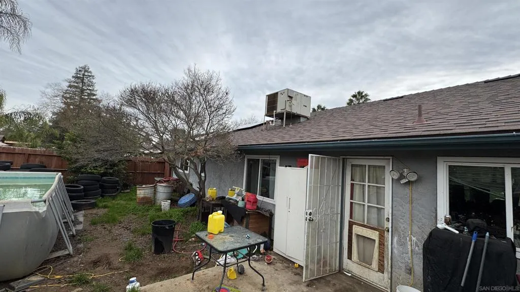 3642 W Redlands Ave, Fresno, California 93722 home-pic-24