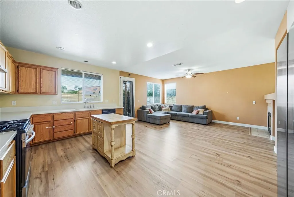15158 Spinnaker Drive, Lake Elsinore, California 92530 home-pic-17