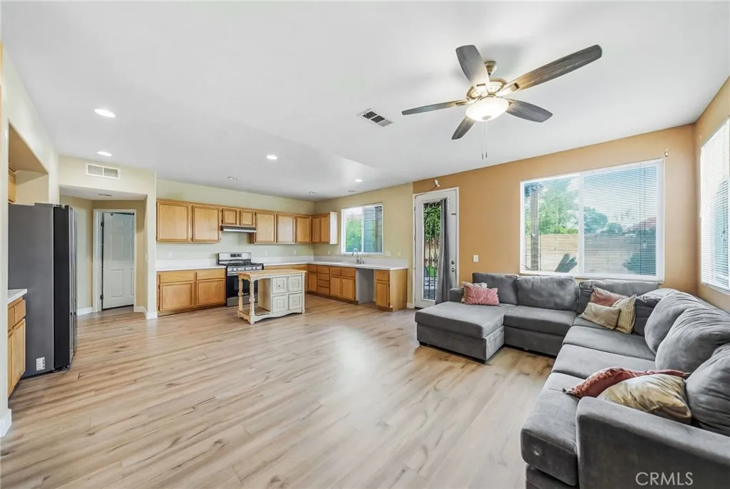 15158 Spinnaker Drive, Lake Elsinore, California 92530 home-pic-11