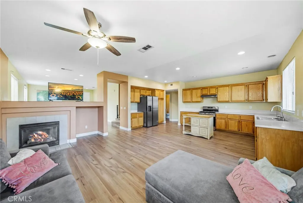 15158 Spinnaker Drive, Lake Elsinore, California 92530 home-pic-12