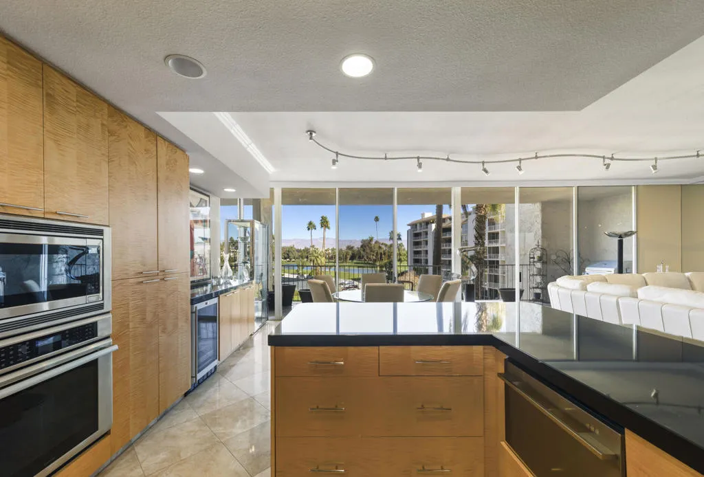 899 Island Drive 402, Rancho Mirage, California 92270 home-pic-6