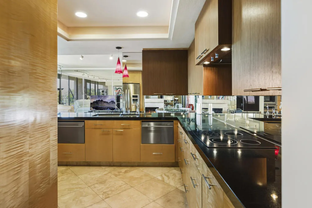 899 Island Drive 402, Rancho Mirage, California 92270 home-pic-9