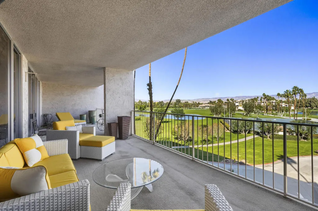 899 Island Drive 402, Rancho Mirage, California 92270 home-pic-1