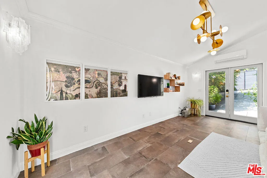 6626 Cahuenga Terrace, Los Angeles, California 90068 home-pic-28