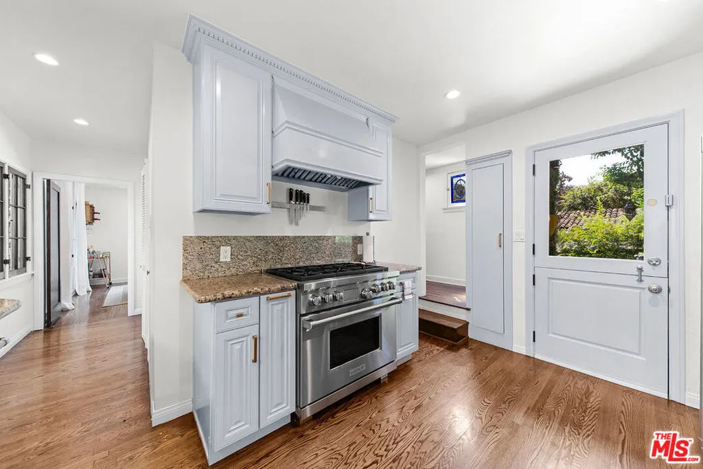 6626 Cahuenga Terrace, Los Angeles, California 90068 home-pic-15