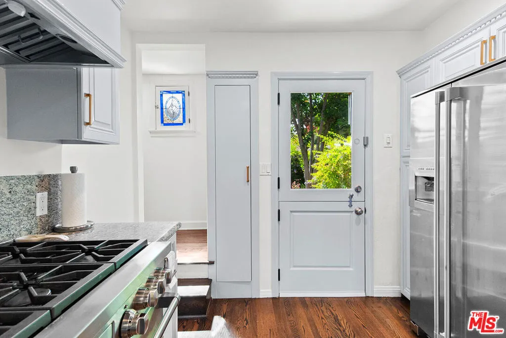 6626 Cahuenga Terrace, Los Angeles, California 90068 home-pic-16