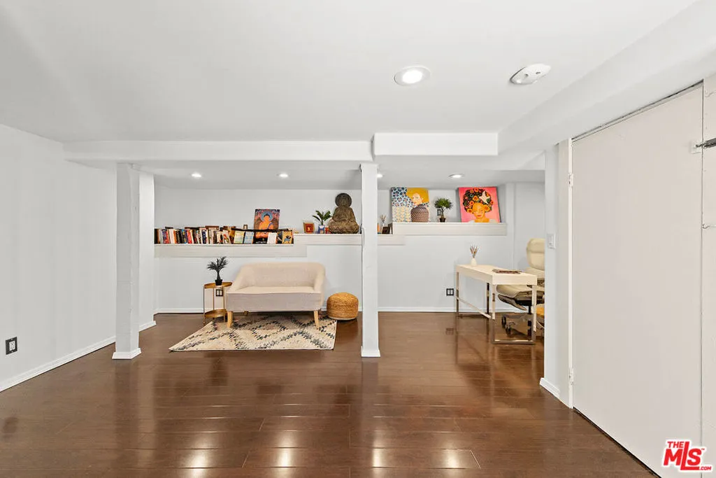 6626 Cahuenga Terrace, Los Angeles, California 90068 home-pic-25