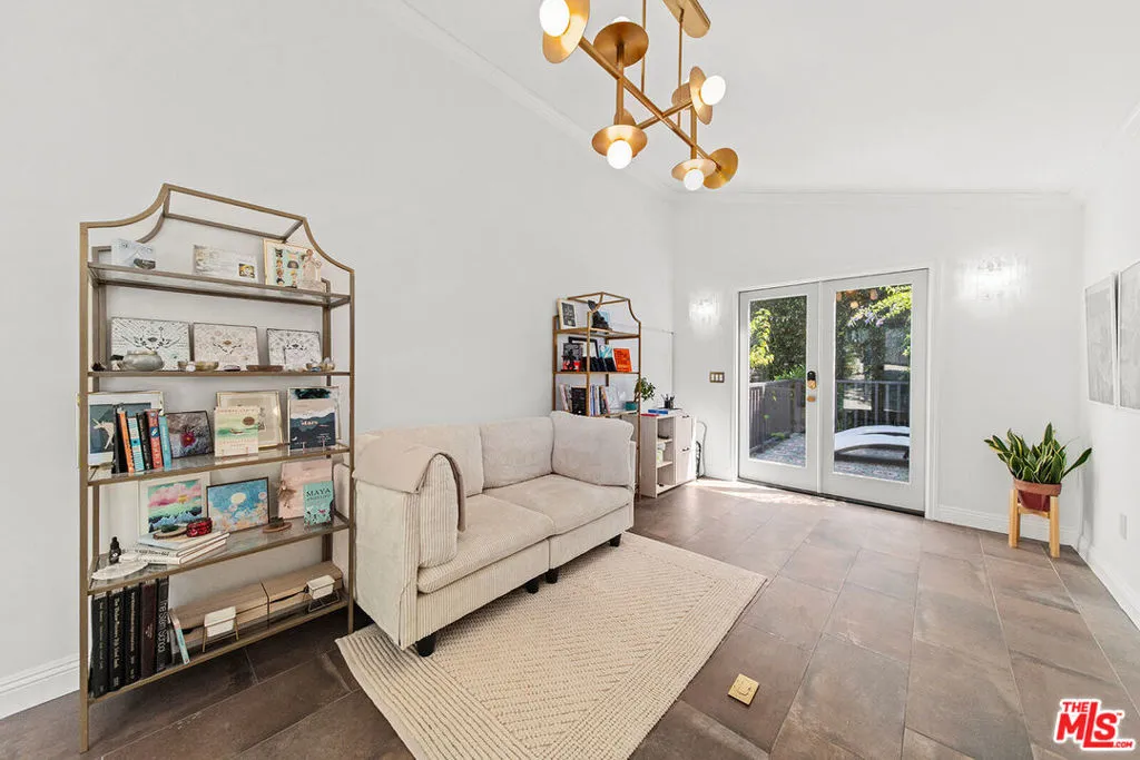 6626 Cahuenga Terrace, Los Angeles, California 90068 home-pic-26