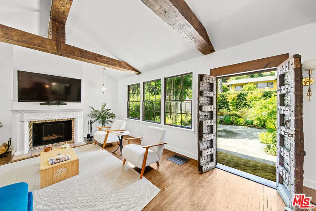 6626 Cahuenga Terrace, Los Angeles, California 90068 home-pic-1