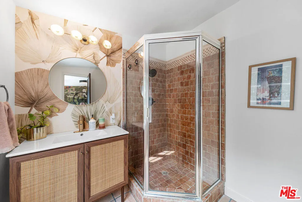 6626 Cahuenga Terrace, Los Angeles, California 90068 home-pic-24