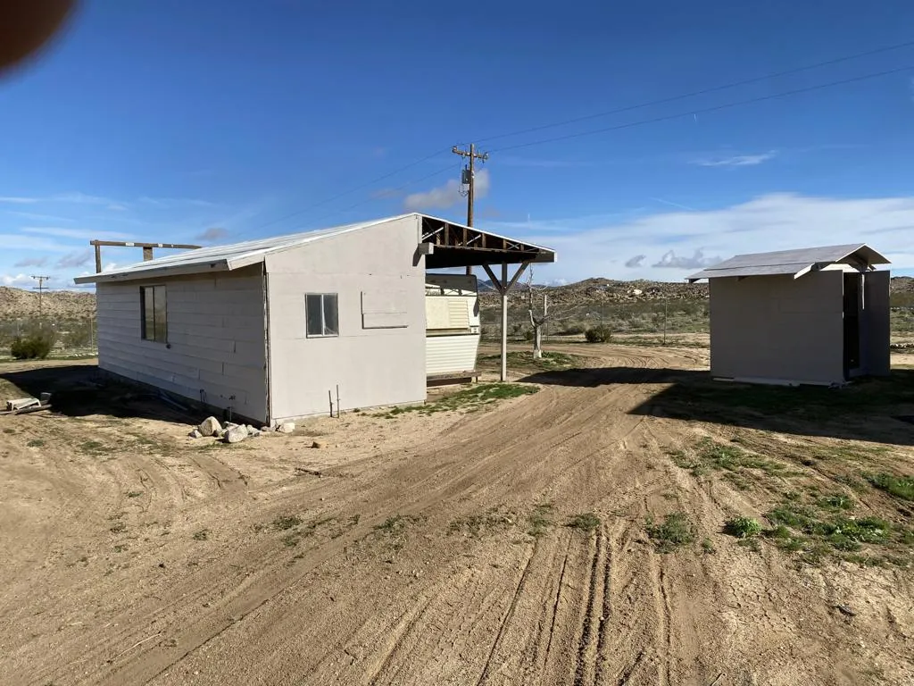 52020 Joshua Tree Road, Johnson Valley, California 92285 home-pic-34