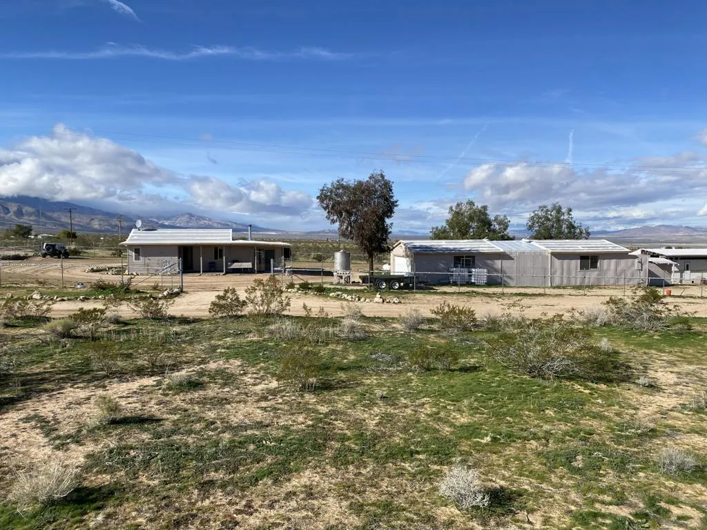 52020 Joshua Tree Road, Johnson Valley, California 92285 home-pic-7