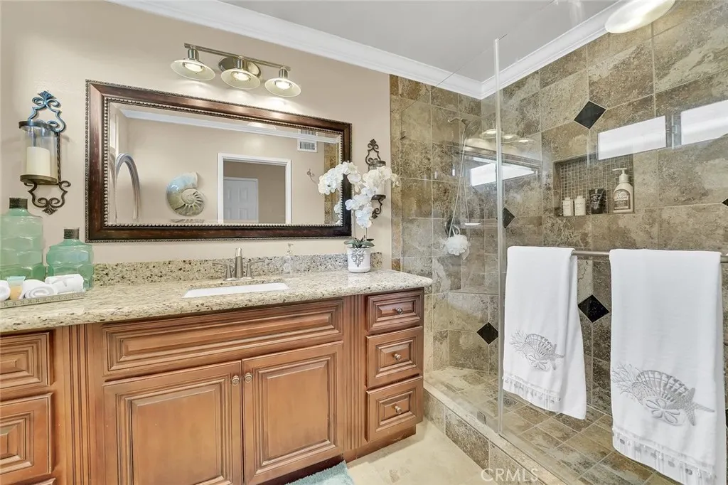 21382 Lemontree, Huntington Beach, California 92646 home-pic-18