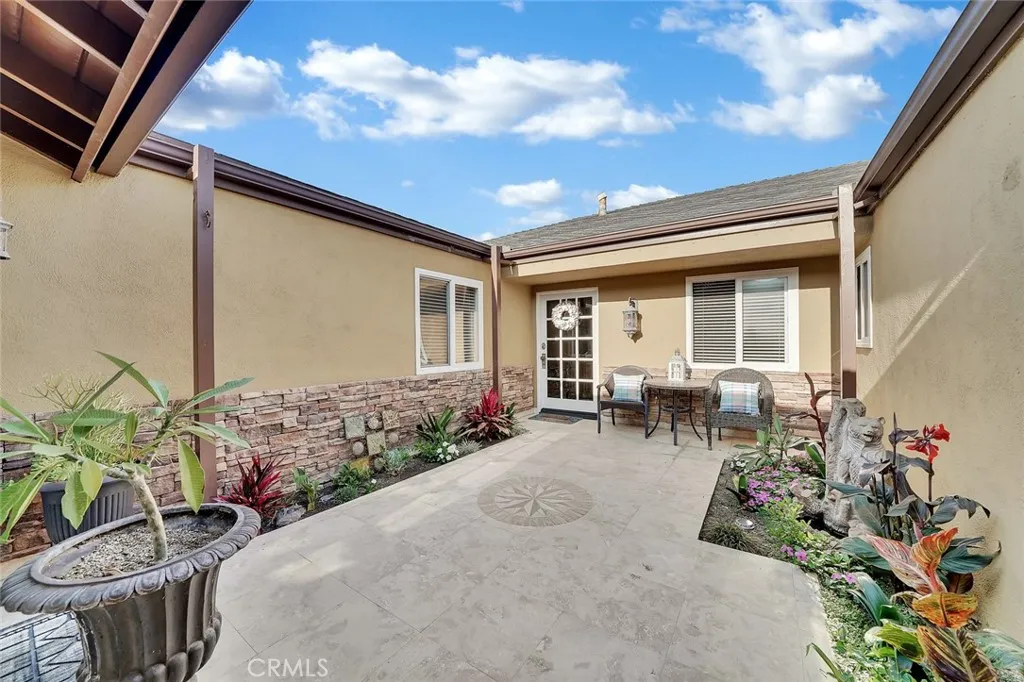 21382 Lemontree, Huntington Beach, California 92646 home-pic-3