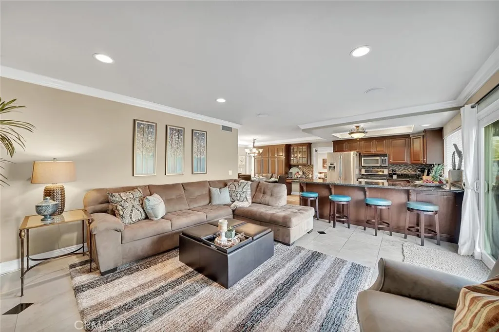 21382 Lemontree, Huntington Beach, California 92646 home-pic-13
