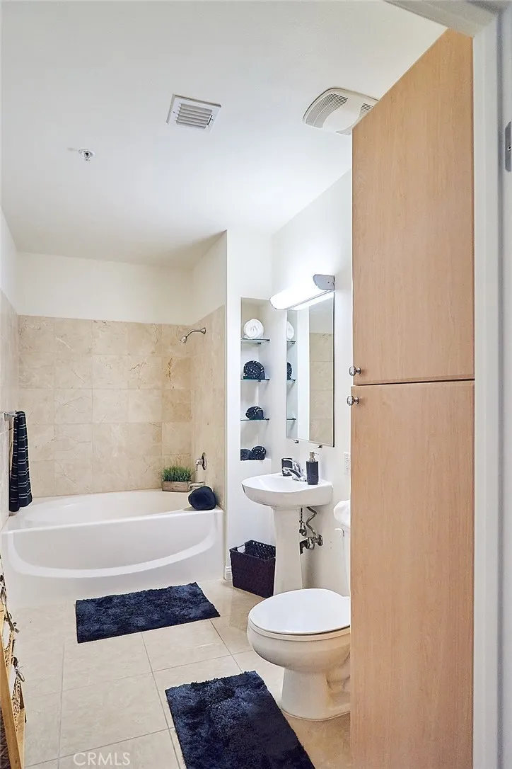 488 E Ocean 614, Long Beach, California 90802 home-pic-16