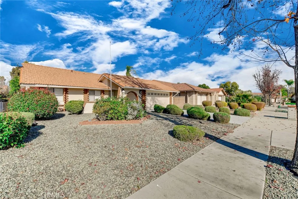 2186 Redwood, Hemet, California 92545 home-pic-4