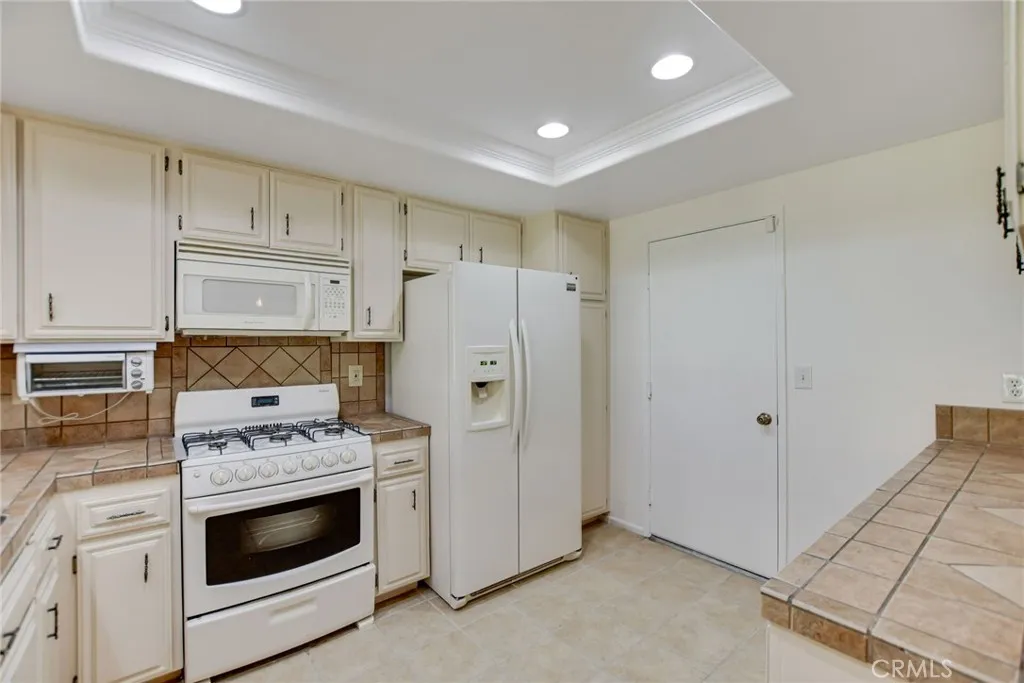 2186 Redwood, Hemet, California 92545 home-pic-26