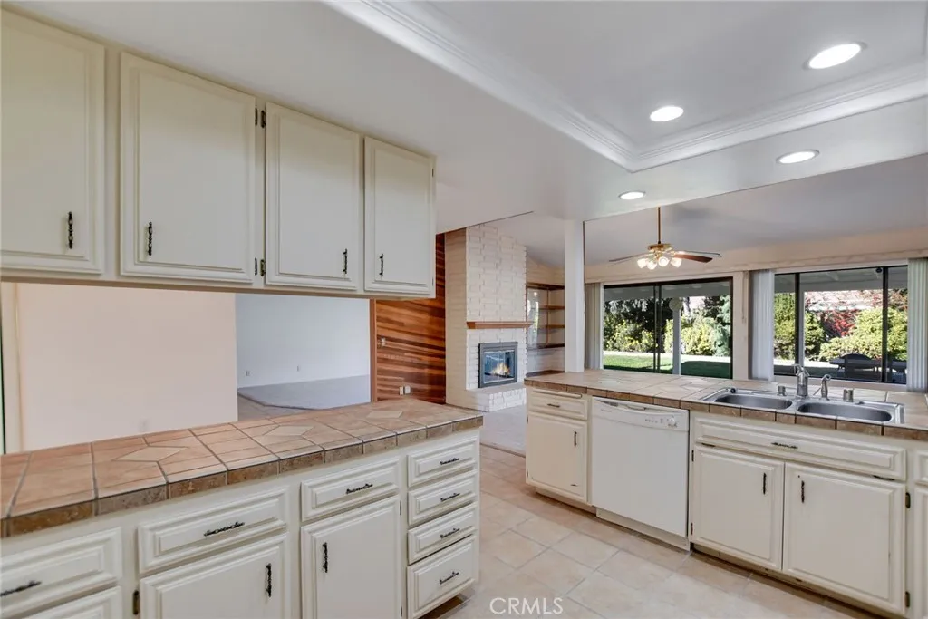 2186 Redwood, Hemet, California 92545 home-pic-23