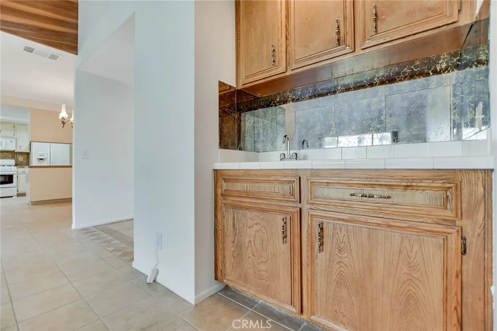 2186 Redwood, Hemet, California 92545 home-pic-36