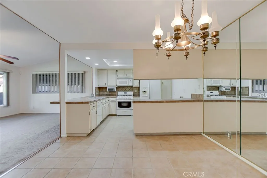2186 Redwood, Hemet, California 92545 home-pic-20