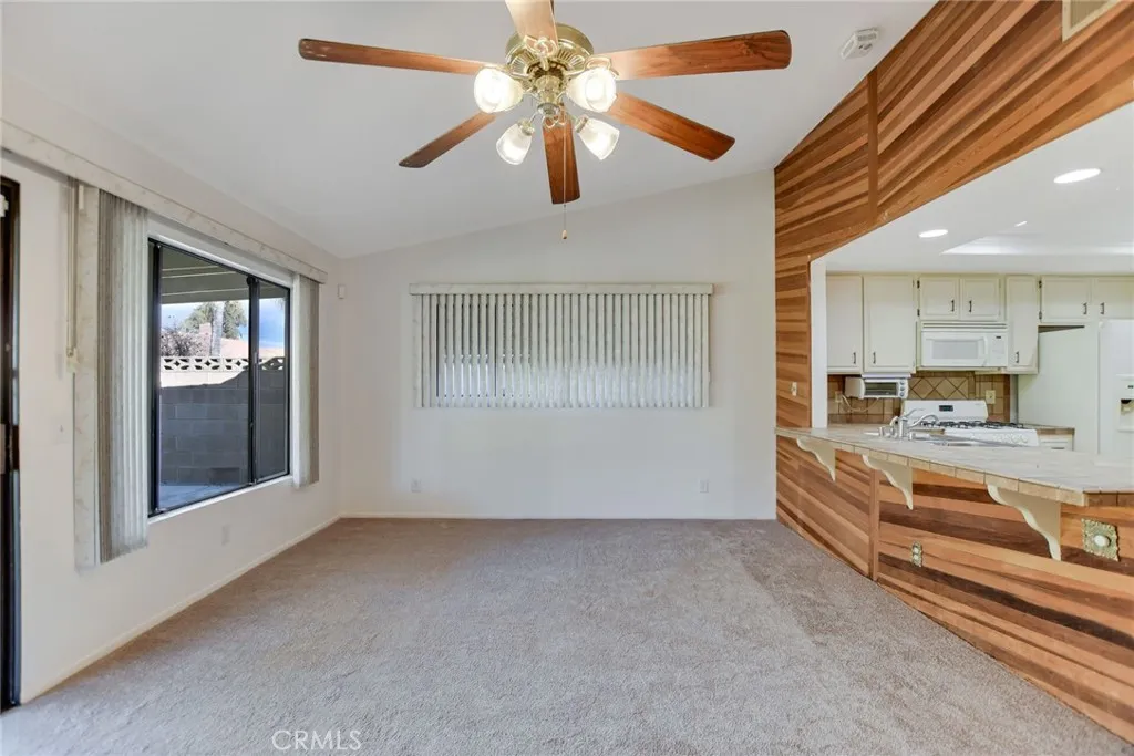 2186 Redwood, Hemet, California 92545 home-pic-15