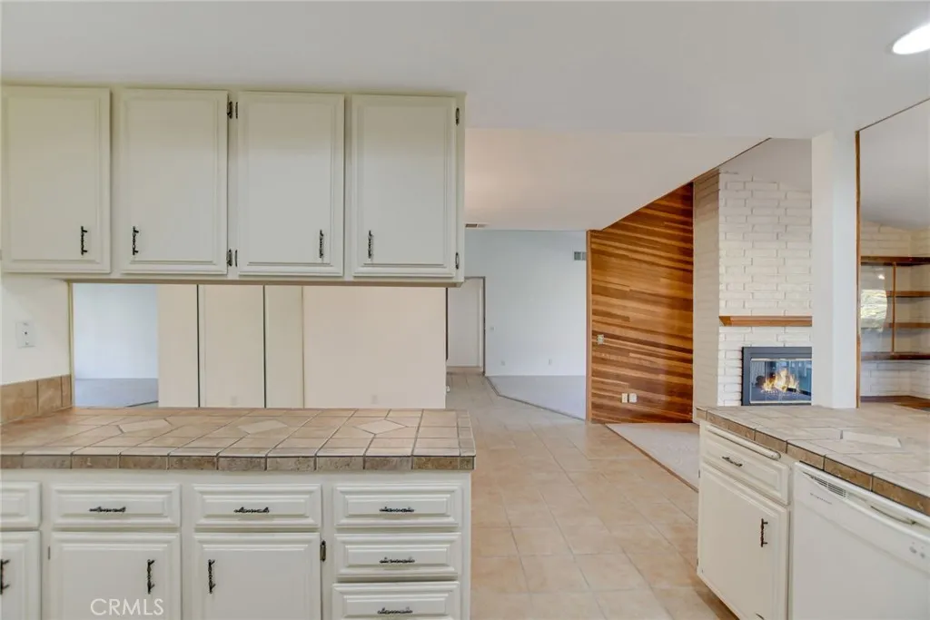 2186 Redwood, Hemet, California 92545 home-pic-24