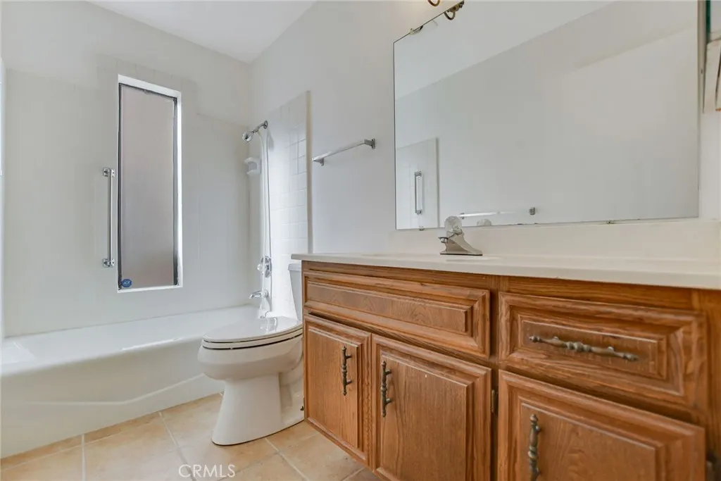 2186 Redwood, Hemet, California 92545 home-pic-39