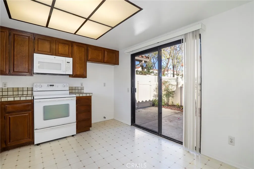 2002 Pine Terrace, Thousand Oaks, California 91362 home-pic-8