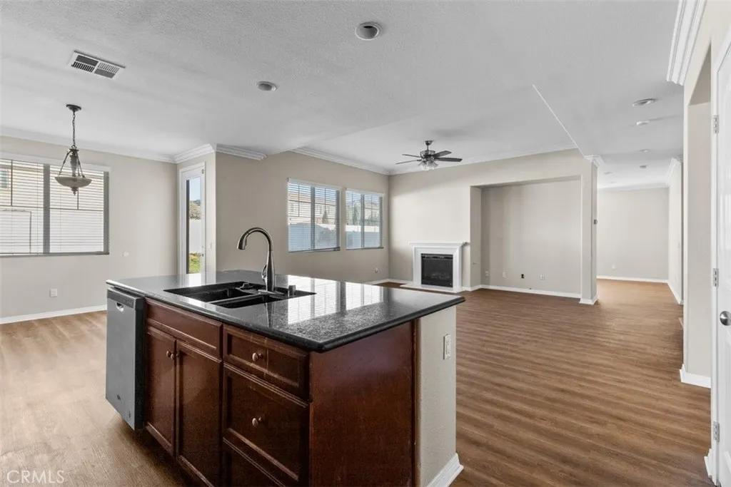 820 Volande Court, Perris, California 92571 home-pic-13