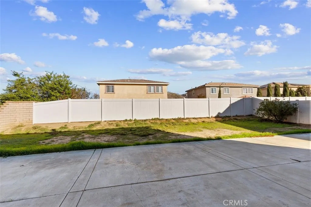 820 Volande Court, Perris, California 92571 home-pic-36