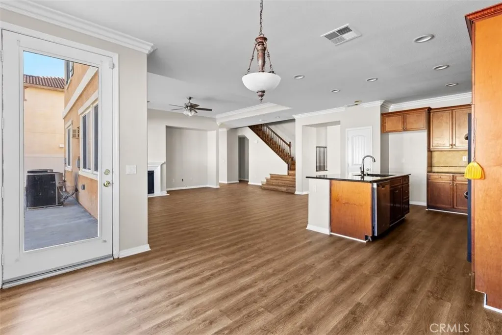 820 Volande Court, Perris, California 92571 home-pic-8