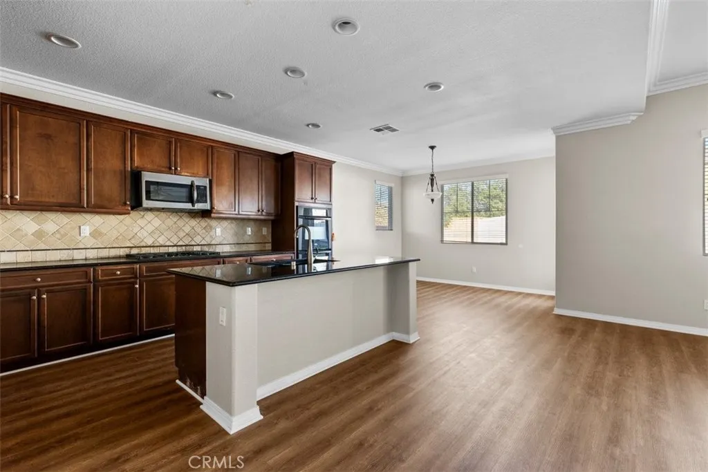 820 Volande Court, Perris, California 92571 home-pic-10