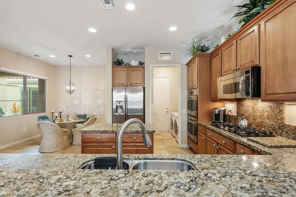 81658 Camino Fuerte, Indio, California 92203 home-pic-10