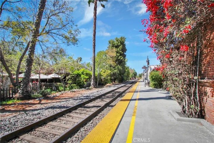 Nearby public rail access