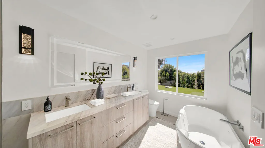 11601 Bellagio Road, Los Angeles, California 90049 home-pic-22