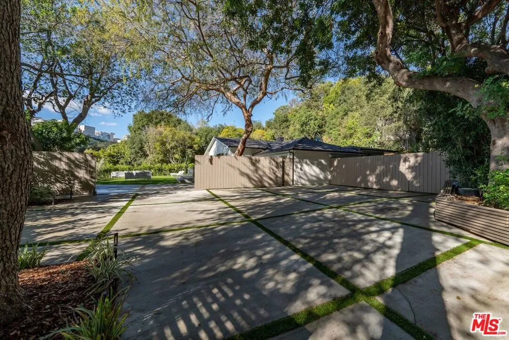 11601 Bellagio Road, Los Angeles, California 90049 home-pic-41