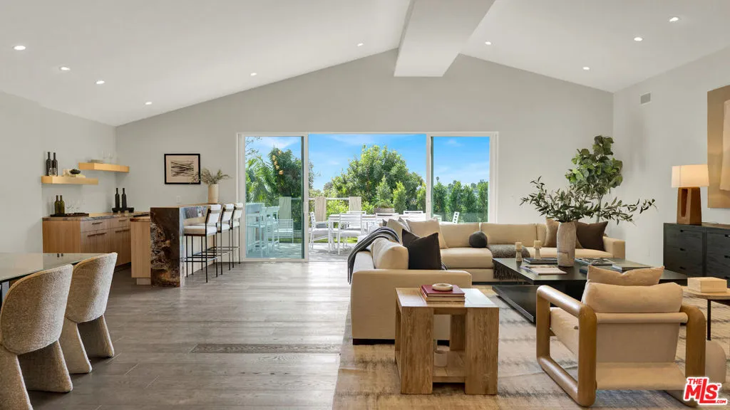 11601 Bellagio Road, Los Angeles, California 90049 home-pic-1