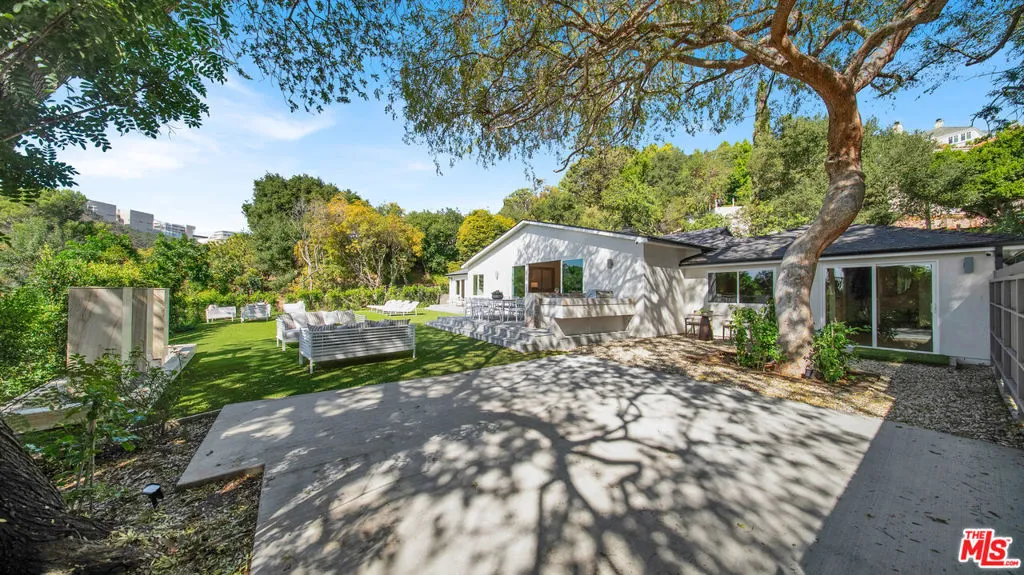 11601 Bellagio Road, Los Angeles, California 90049 home-pic-5