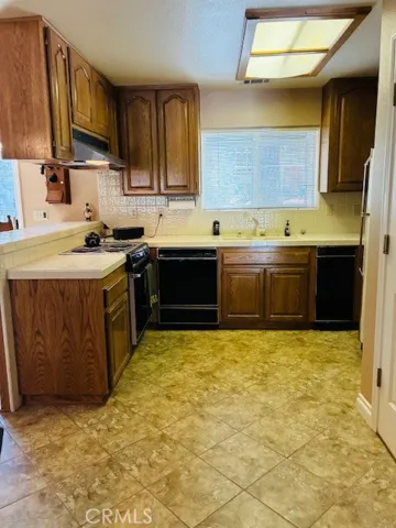 32079 Fern, Running Springs, California 92382 — photo 5